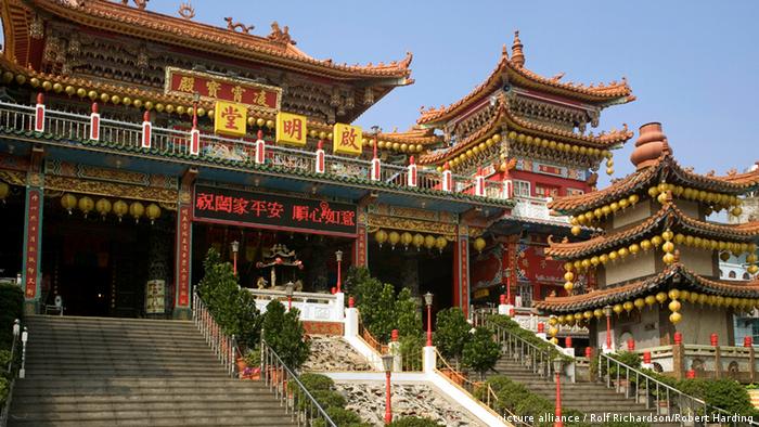 Taiwan - taoistischer Tempel (picture alliance / Rolf Richardson/Robert Harding)