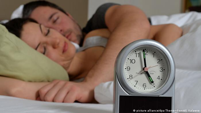 Resultado de imagem para Dormir 8h? Evitar certos alimentos? Conheça mitos sobre sono