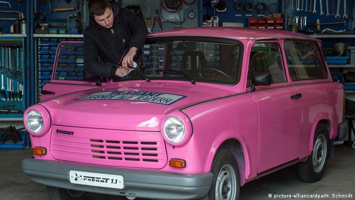 Trabant in pink