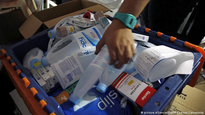 Colombians gathering medical supplies