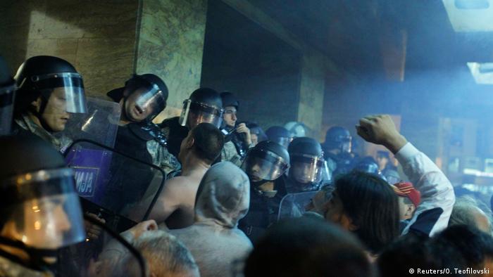 Mazedonien Proteste im Parlament
