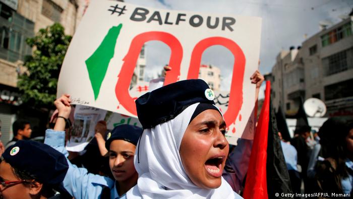 Westjordanland Ramallah 100. Jahrestag Balfour-Deklaration | Proteste, Demonstration (Getty Images/AFP/A. Momani)