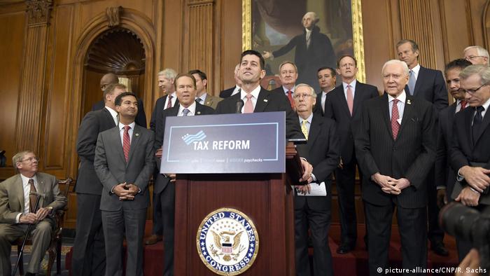 USA Washington - Repräsentantenhaus - Paul Ryan bei Verkündung ihres Haushaltsentwurfs (picture-alliance/CNP/R. Sachs)