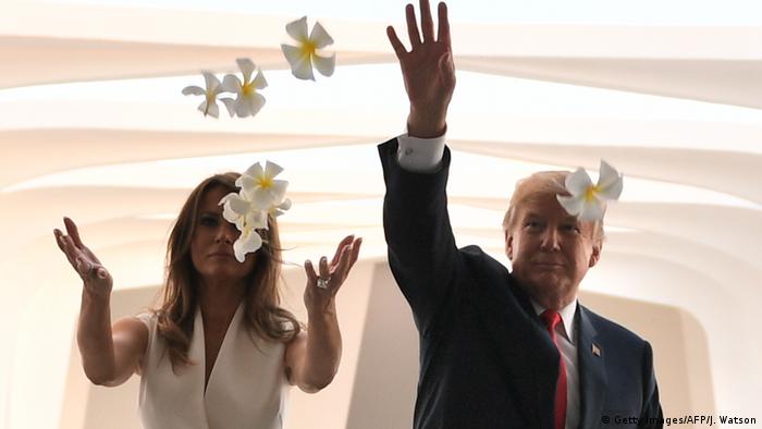 USA Hawai Besuch Trump Melania Blumen (Getty Images/AFP/J. Watson)