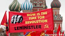 Russland Moskau - Unterstützer der Kommunistischen Partei am Lenin Mausoleum (Reuters/G. Dukor)