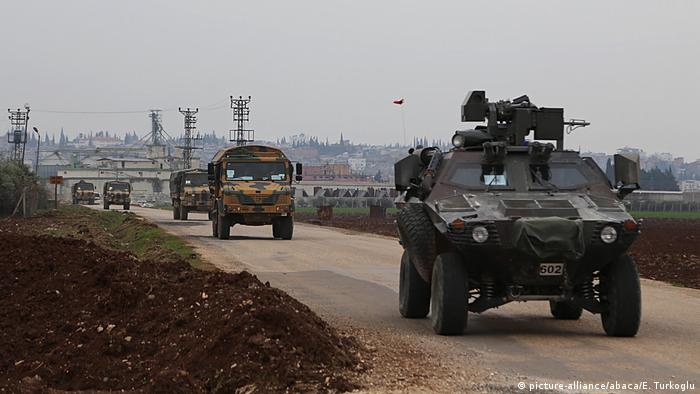 Türkei Grenze Syrien Aufmarsch Afrin Operation Olivenzweig (picture-alliance/abaca/E. Turkoglu)