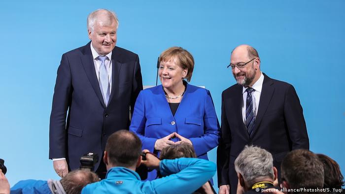 Koalitionsverhandlungen SPD Union Angela Merkel Horst Seehofer und Martin Schulz (picture alliance/Photoshot/S. Yuqi)