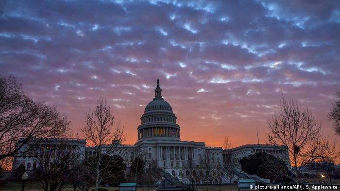 USA Washington Repräsentantenhaus (picture-alliance/AP/J. S. Applewhite)