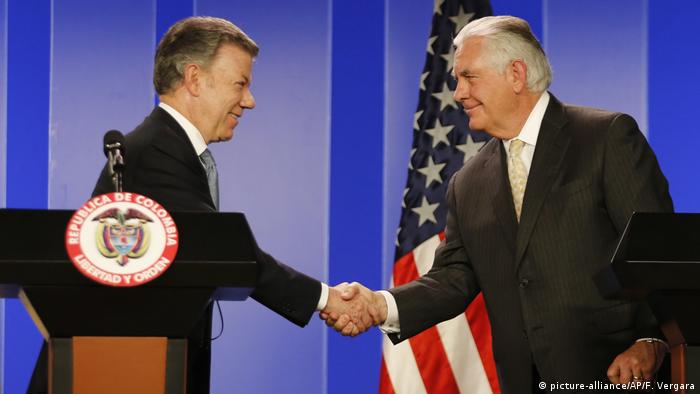 Kolumbien Juan Manuel Santos und Rex Tillerson (picture-alliance/AP/F. Vergara)