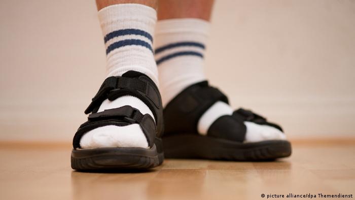 toe socks with flip flops