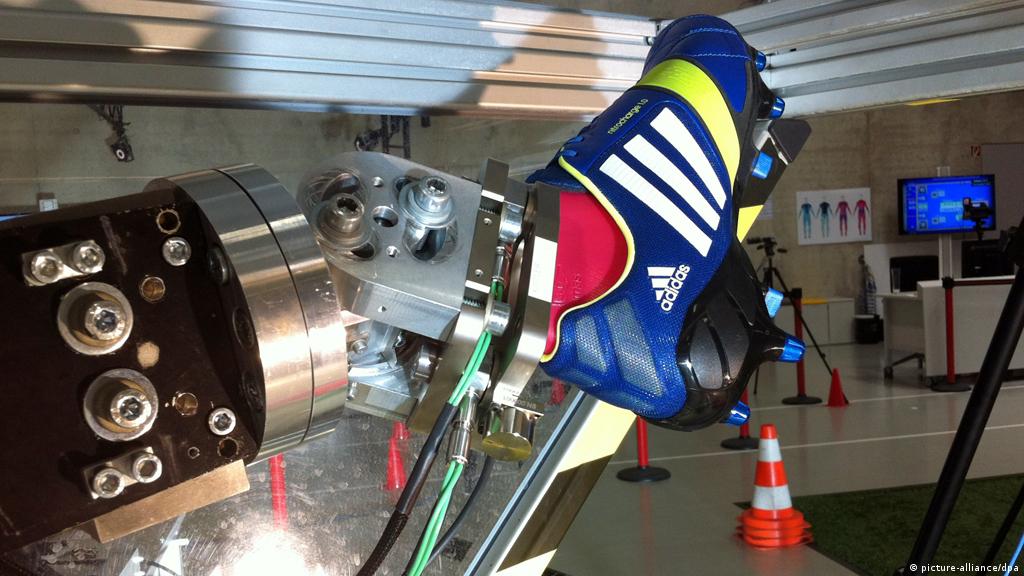 Adidas to sell robot-made shoes in 