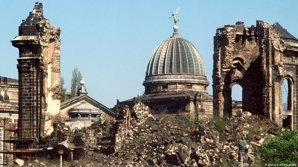 Резултат с изображение за „Бомбардировки над Дрезден (Германия),“