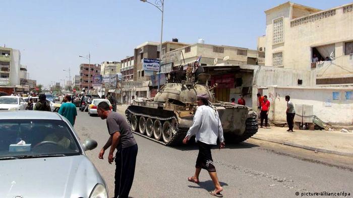اليمن الحوثيون ينسحبون من القصر الرئاسي في عدن أخبار Dw عربية أخبار عاجلة ووجهات نظر من جميع أنحاء العالم Dw 03 04 2015