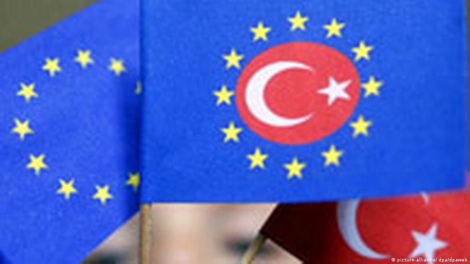 باريس ترفض انضمام تركيا إلى الاتحاد الأوروبي وبروكسل تؤيد مواصلة المباحثات سياسة واقتصاد تحليلات معمقة بمنظور أوسع من Dw Dw 25 05 2007