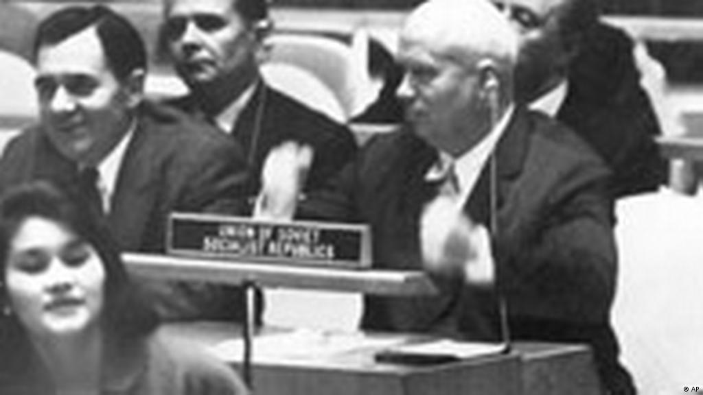 Резултат с изображение за Никита Хрушчов блъска с юмруци и обувка