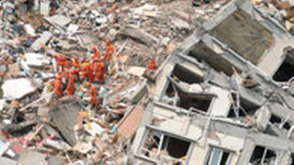 Japonya’daki büyük deprem sonrası hayatını kaybedenler için ulusal yas ilan edilmişti ile ilgili görsel sonucu