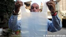 Global Ideas Chile wasserlösliche Plastiktüten (Reuters/I. Alvarado)