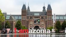 Letreiro "I Amazonia" em frente ao Rijksmuseum em Amsterdã