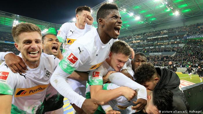 Borussia Mönchengladbach: back for good after Bayern comeback | Sports|  German football and major international sports news | DW | 07.12.2019