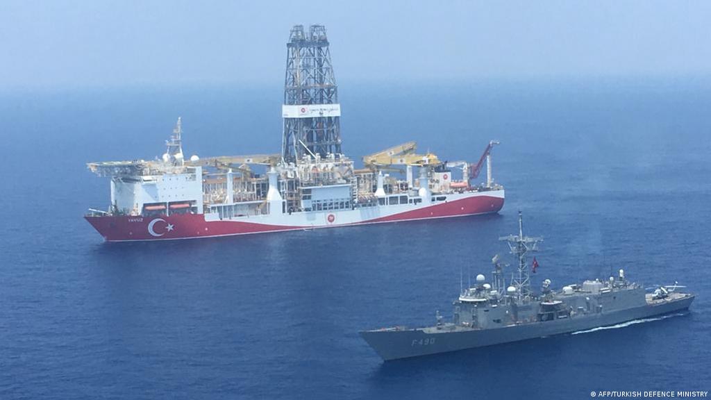 Turkey discovers large natural gas reserve off Black Sea | News | DW |  21.08.2020