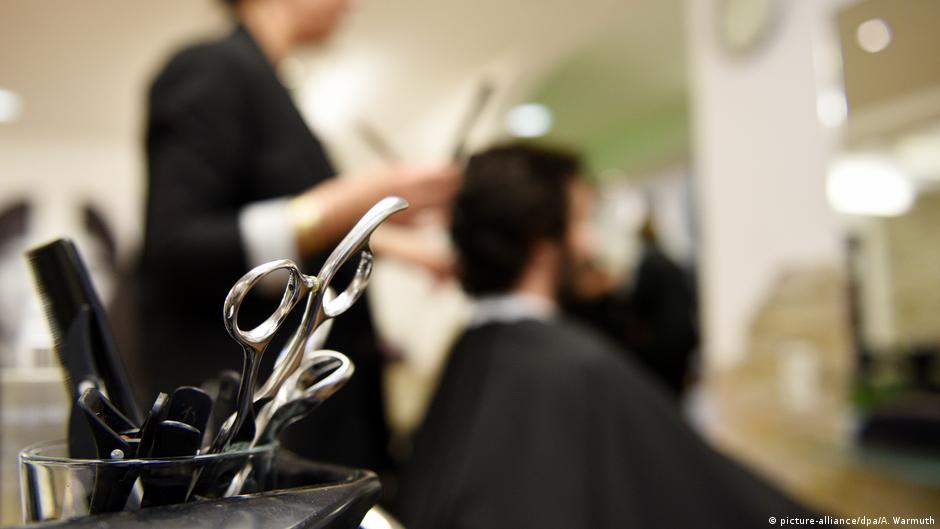 Germany′s hair salons set to open for business | Germany| News and in-depth  reporting from Berlin and beyond | DW | 02.05.2020