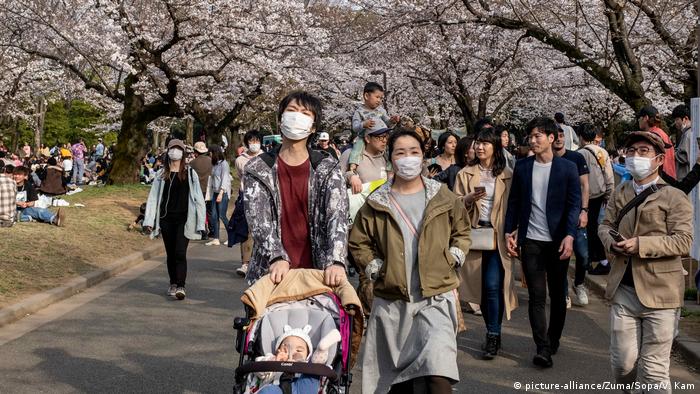 Coronavirus: How Japan keeps COVID-19 under control | Asia| An in-depth look at news from across the continent | DW | 25.03.2020