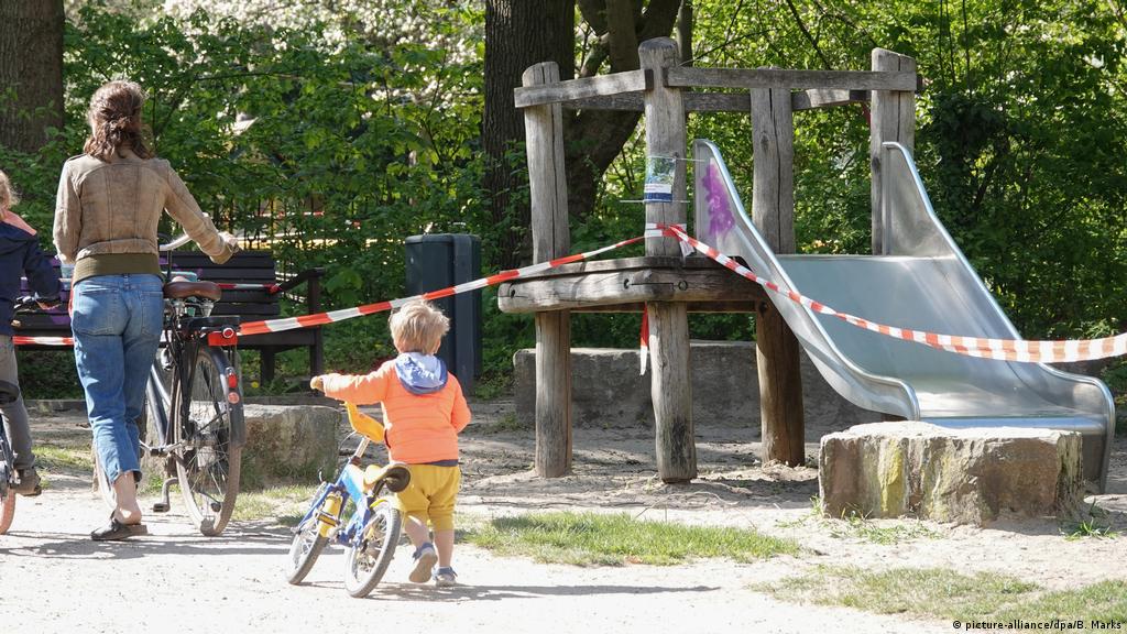 Coronavirus: Germany eases COVID-19 restrictions on playgrounds, churches |  News | DW | 30.04.2020
