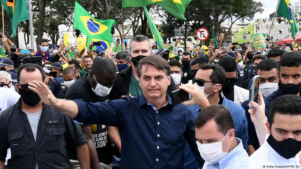 Bolsonaro ignora recomendaciones y participa en multitudinario mitin |  Brasil en DW | DW | 24.05.2020