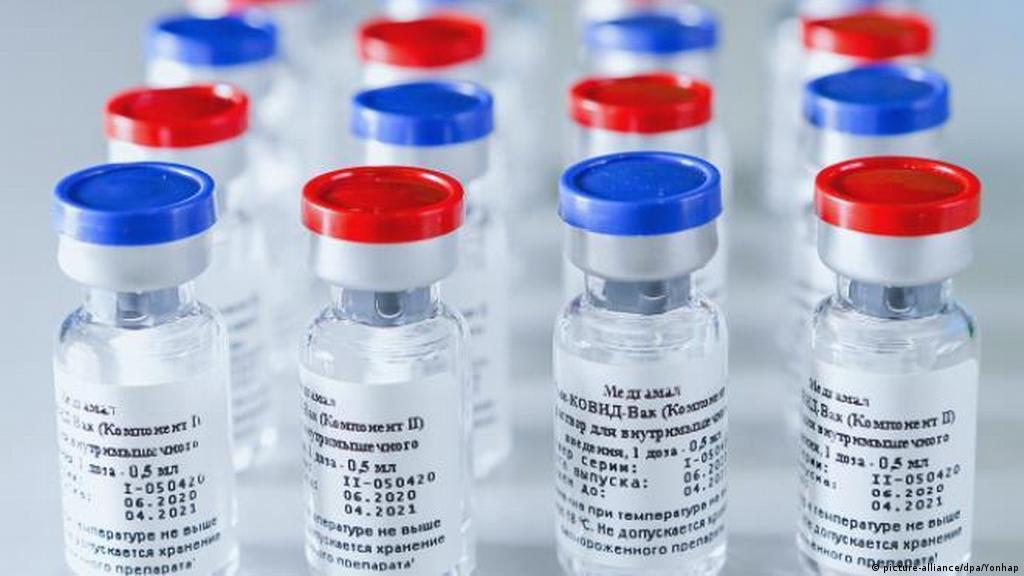 Coronavirus hoy: Rusia quiere aumentar producción de su vacuna Sputnik V en  el extranjero ++ | El Mundo | DW | 03.02.2021
