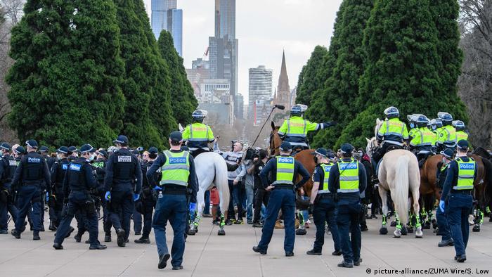 Coronavirus Australian Police Crack Down On Anti Lockdown Rallies News Dw 05 09 2020