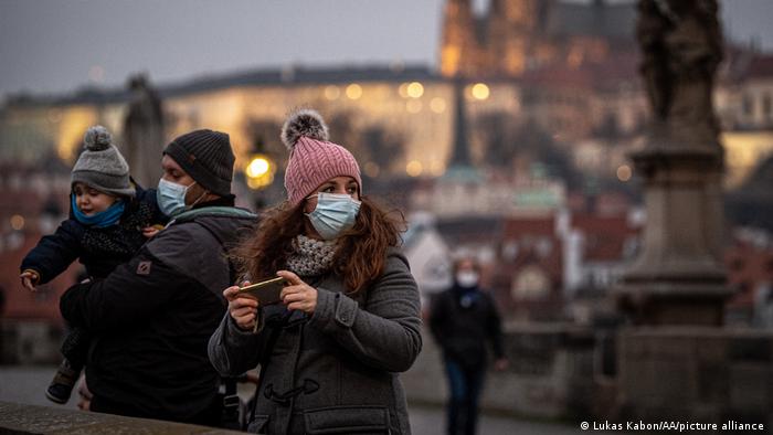 Коронавирус: Чехия продлила локдаун до конца февраля | Новости из Германии  о событиях в мире | DW | 14.02.2021